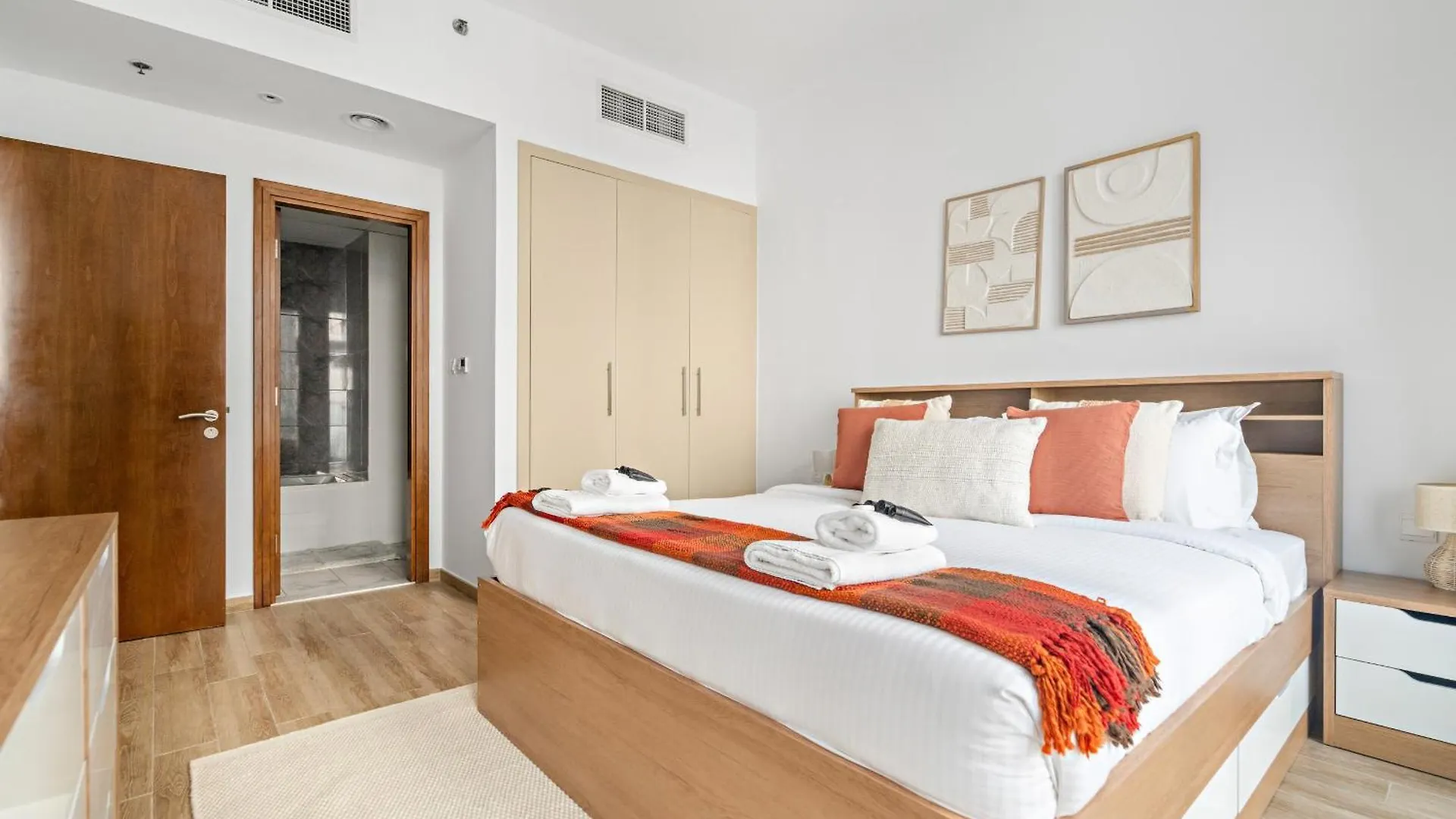 Stylish 1-Bdr Apartment With City View Noura Tower-23 Dubai