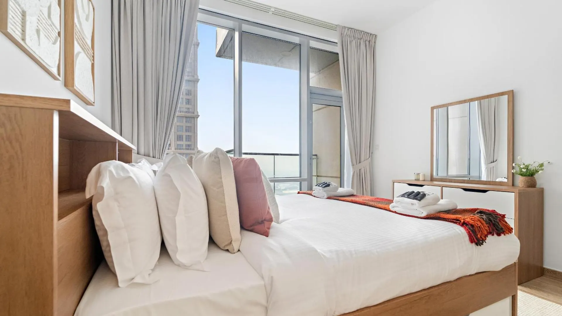 Stylish 1-Bdr Apartment With City View Noura Tower-23 Dubai 0*,